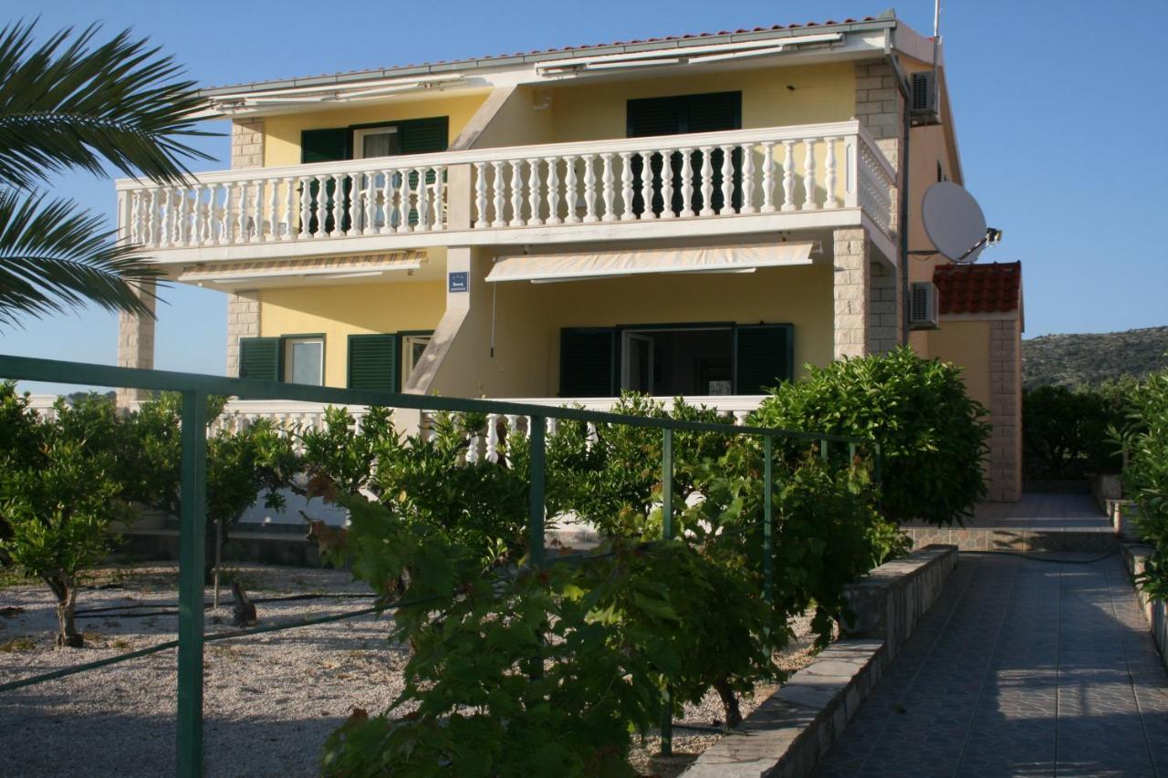 Apartman Laura Primosten Luaran gambar